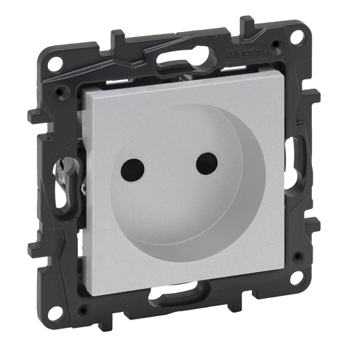 Розетка 2К со шторками - Niloe Step - алюминий