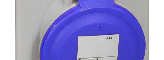 Встраиваемая наклонная розетка 2К+З 32А 250В IP44 - P17 Tempra Pro