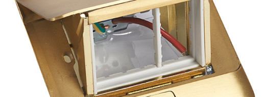 Выдвижной розеточный блок - 3 модуля - латунь