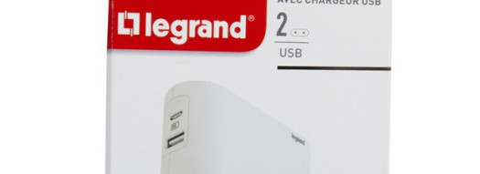 Многорозеточный блок 2 х 2К - боковые розетки 6A с USB A+C - Legrand